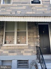 Building Photo - 1335 N 10th St