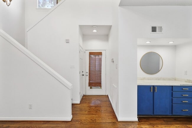 Building Photo - 2555 Bering Dr