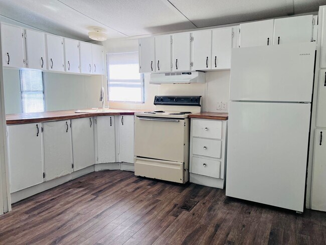 Foto del edificio - 2165 Frazier Ln