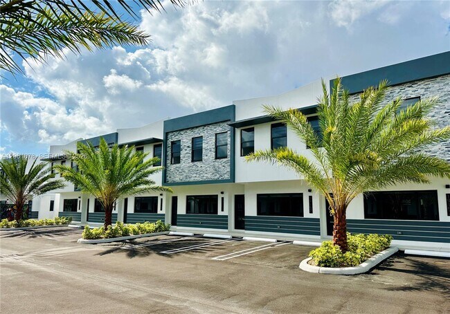 Foto del edificio - 19249 NW 37th Ave