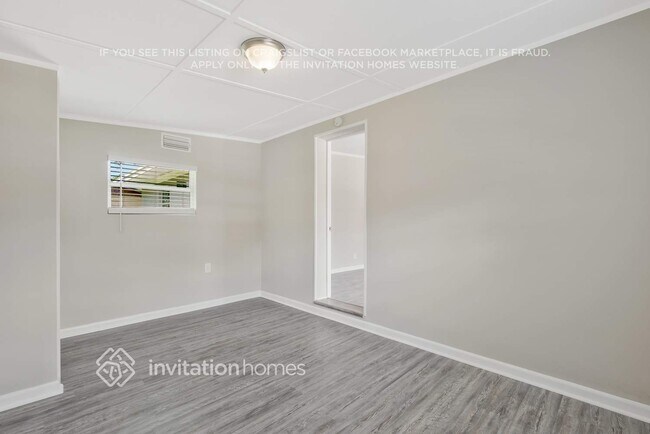 Foto del edificio - 1761 Merivale Rd S