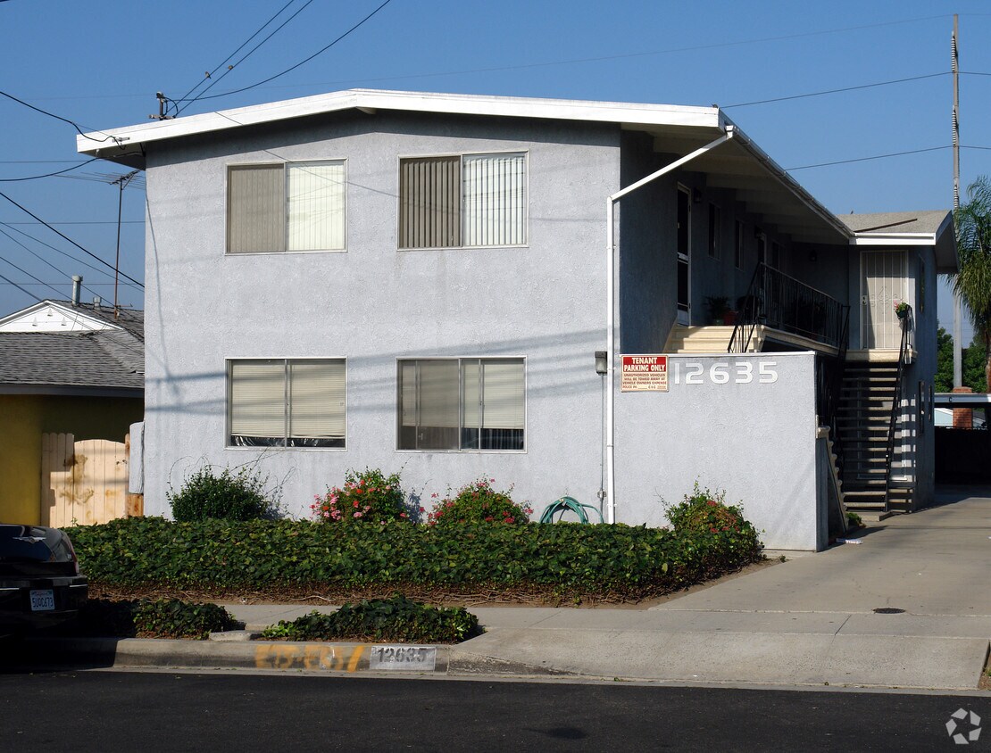 Primary Photo - 12635 Truro Ave