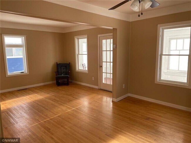 Building Photo - 403 3rd St NW