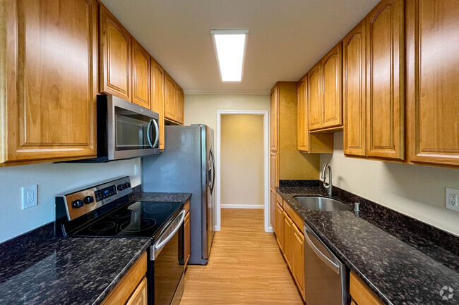 2BR,2BA Kitchen - Pamela Drive Apartments