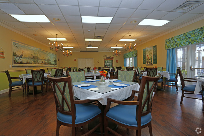 Dining Hall - Inverness Club Senior Apartments