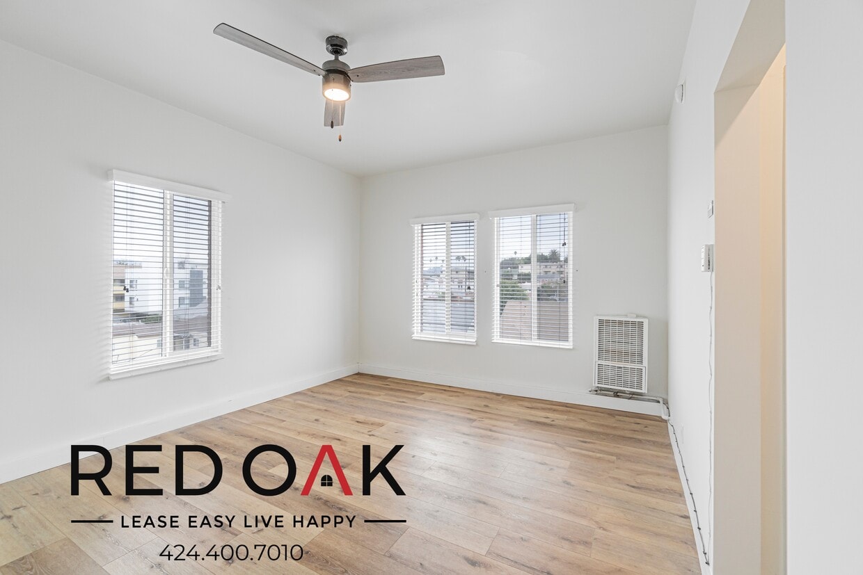 Primary Photo - 516 N Harvard Blvd