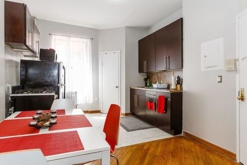 Building Photo - 597 10th Ave