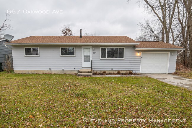 Building Photo - Fully Renovated Sheffield Lake Ranch