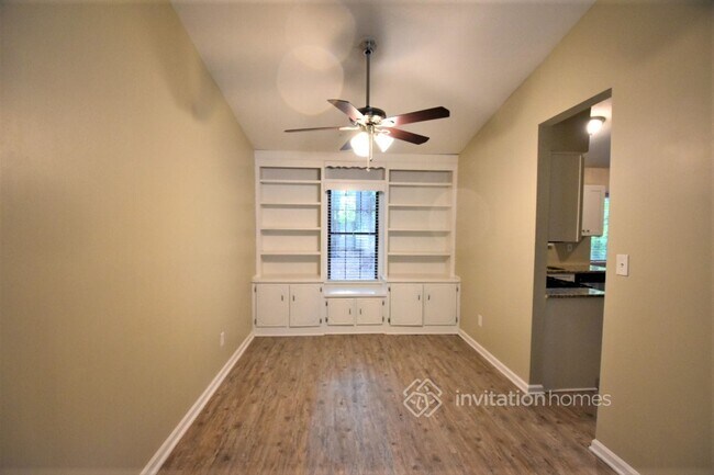 Building Photo - 2417 Sweet Shrub Cir