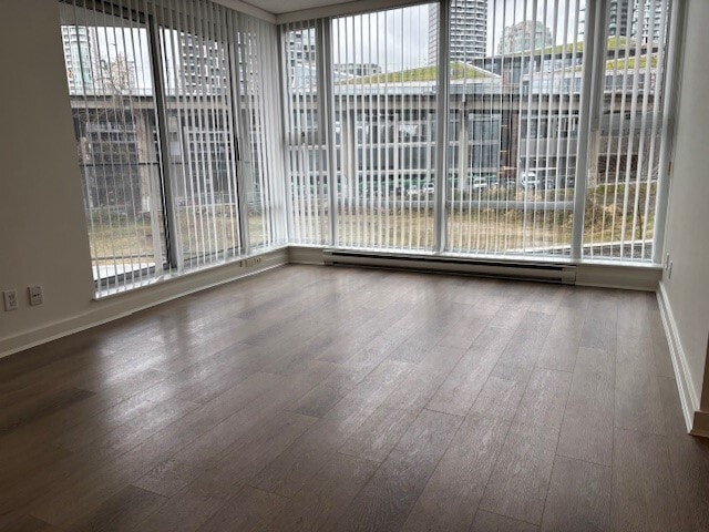 Building Photo - 501-583 Beach Crescent