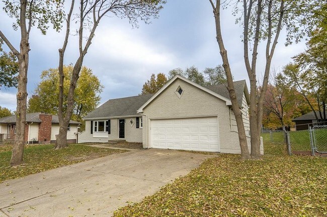 Building Photo - 18812 Gateway Dr
