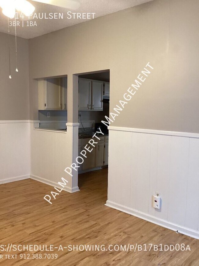 Building Photo - Updated 3 Bedroom /1 Bath Apartment For Rent
