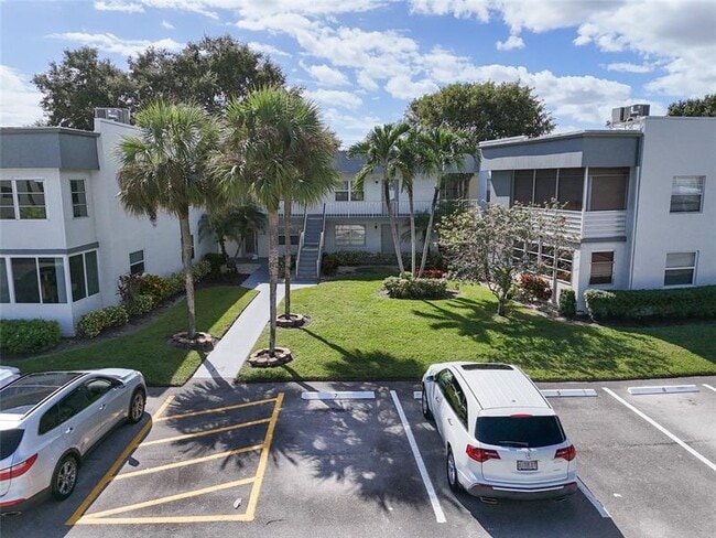 Foto del edificio - 580 Normandy Ln