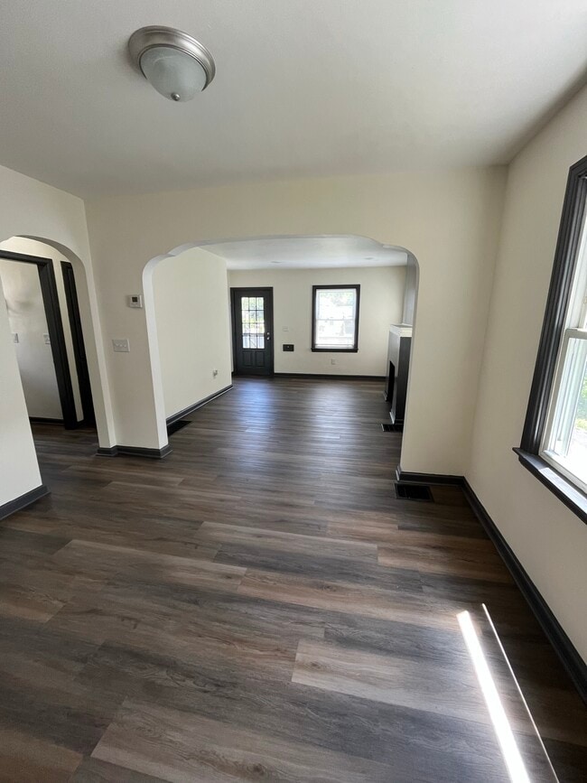 Building Photo - 1079 Fairwood Ave