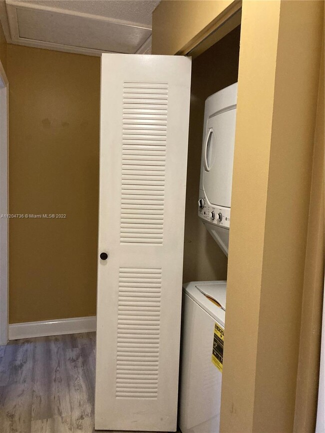 Building Photo - 1051  Summit Place Cir  D West Palm Beach ...