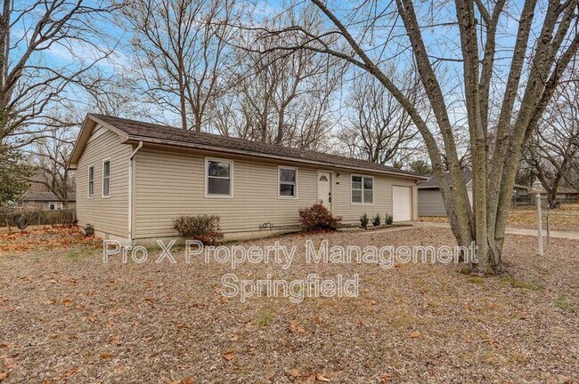 Building Photo - 2436 E Loren St