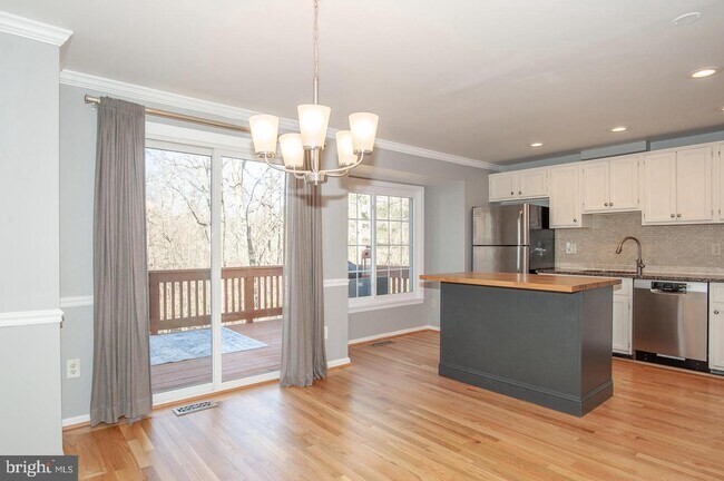 Building Photo - 6638 Greenleigh Ln
