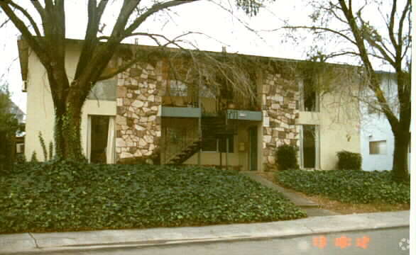 Primary Photo - 1303 Edmonton Ave