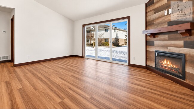 Building Photo - 837 Killarny Trail