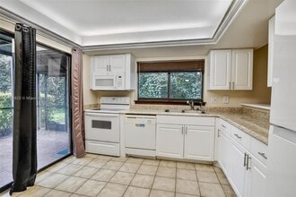 Building Photo - 247 Wimbledon Lakes Dr Building Photo - 247 Wimbledon Lakes Dr