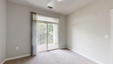 Interior Photo - Signal Hill Apartment Homes
