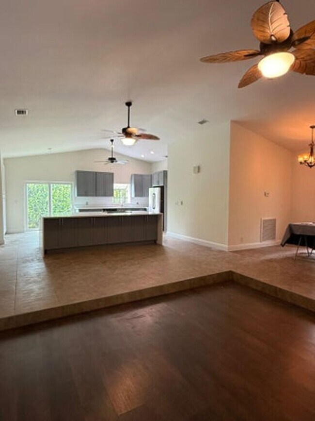 Building Photo - 20834 Sugarloaf Ln