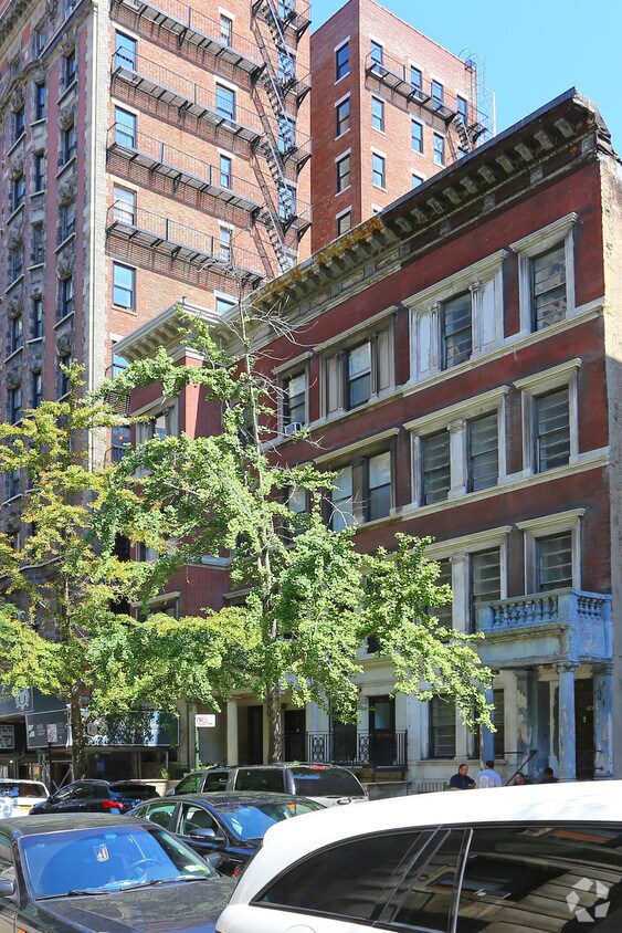 Foto principal - 349 W 71st St