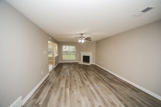 Foto del edificio - 7228 Hunter's Horn Dr