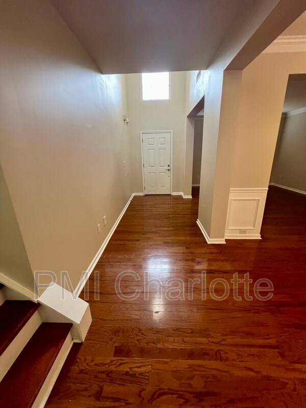 Foto del edificio - 7001 Mountain Top Ct