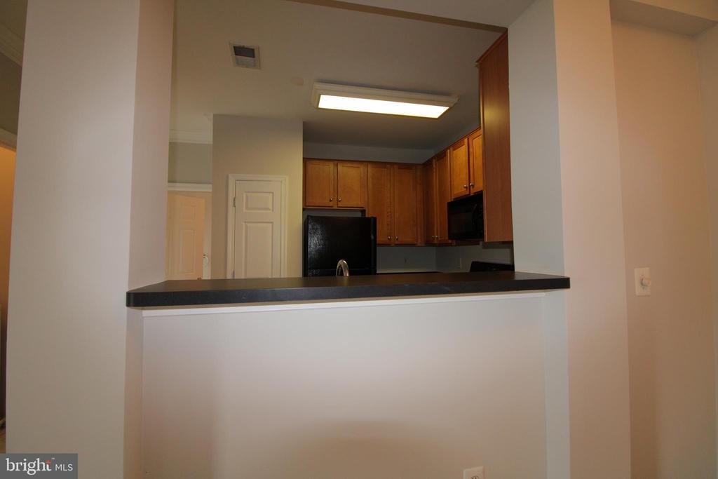 4850 Eisenhower Ave Unit 429, Alexandria, VA 22304 Room for Rent in