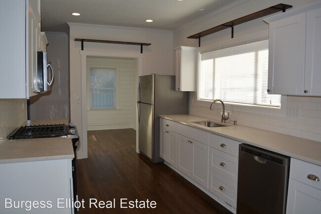 Building Photo - 3 br, 2 bath House - 2726 NE 67TH AVE