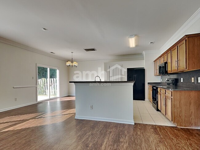 Foto del edificio - 2411 Cairns Mill Ct