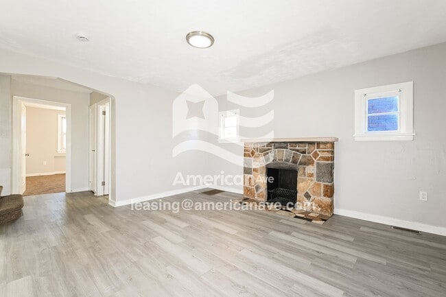 Building Photo - 881 Miller Ave