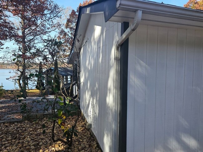 Foto del edificio - 7692 Windward Point Dr