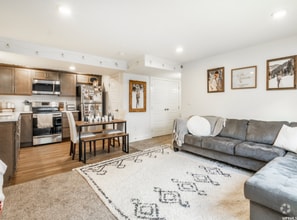 Building Photo - 237 S Chardonnay Cir