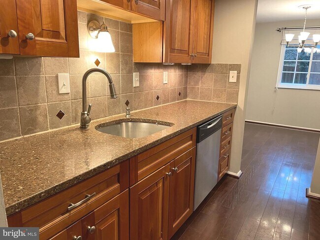 Building Photo - 1613 Sierra Woods Dr