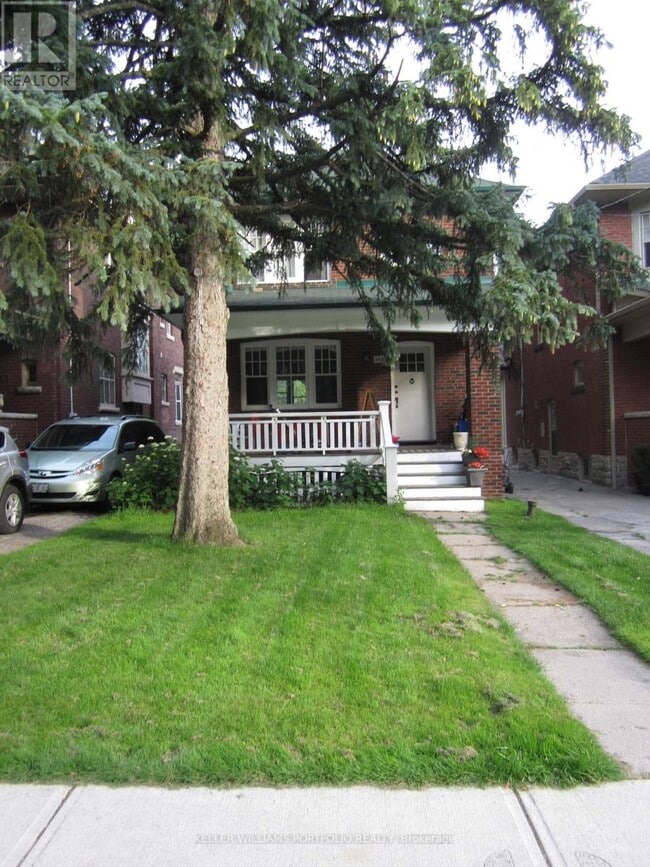 Building Photo - 145 Glengrove Ave W