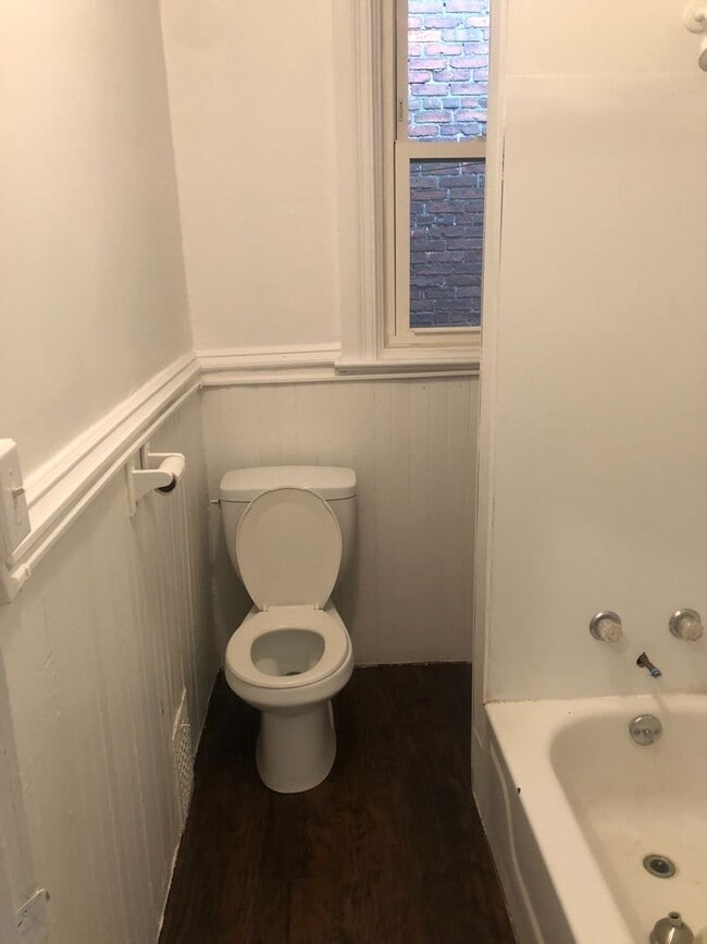 Building Photo - Coming Soon - 5 Bedroom 1 bath home - York...