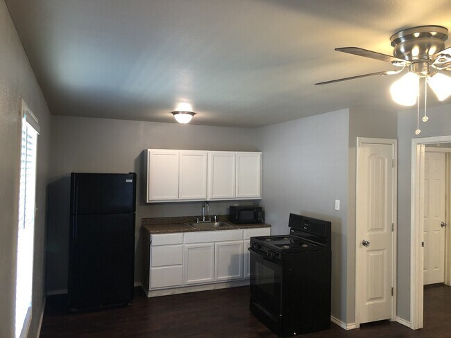 Building Photo - MULFORD MULTI FAMILY