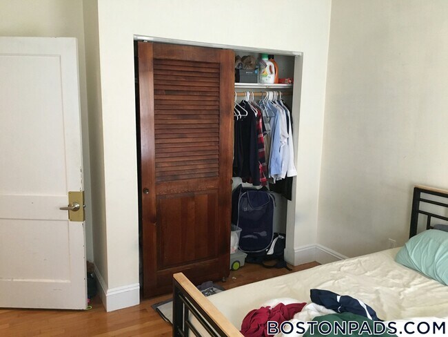 Foto del edificio - 191 Winthrop Rd