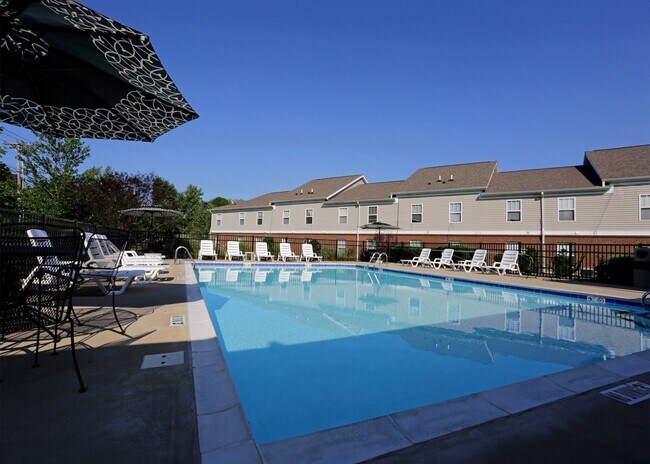 Foto del edificio - 3800 Falcon Crest Dr