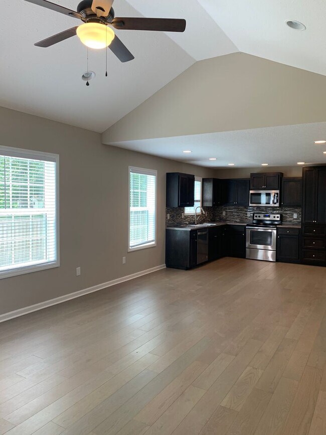 Building Photo - Charming Tullahoma Home Near Country Club