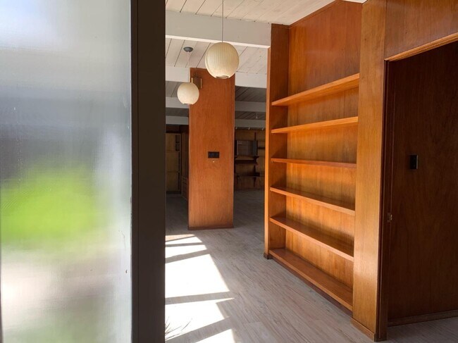 Foto del edificio - 3305 Middlefield Rd
