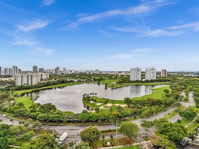 Building Photo - 3731 N Country Club Dr