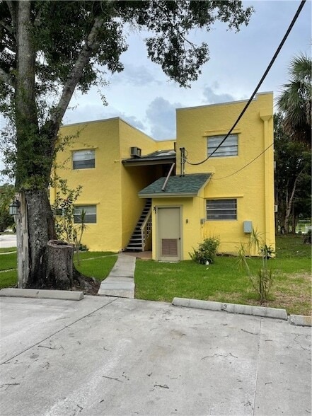 Building Photo - 1904 20th Ave