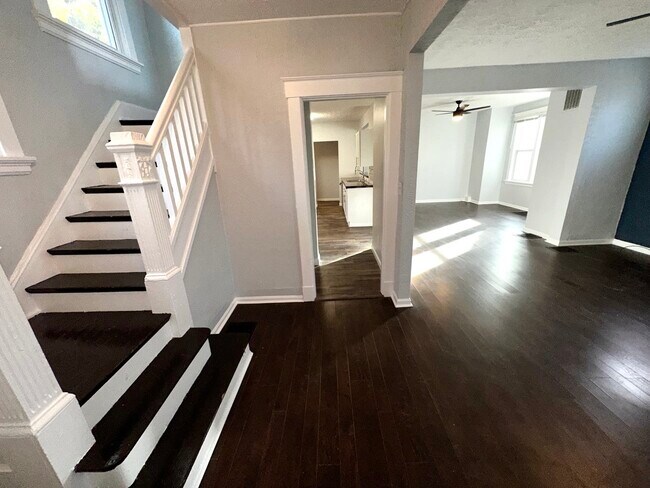 Foto del edificio - 3315 Bassett Rd