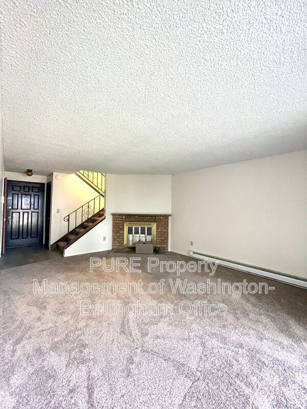 Building Photo - 1215 N 9th St