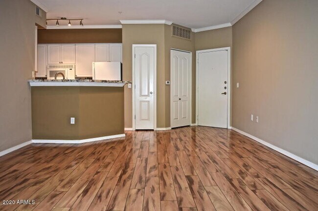 Building Photo - 1701 E Colter St