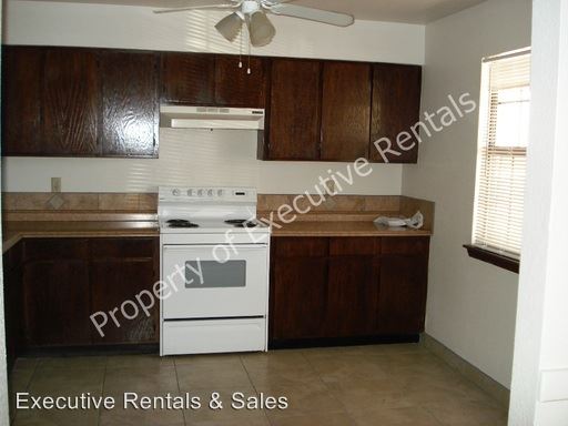 Building Photo - 2454 La Fonda Ct