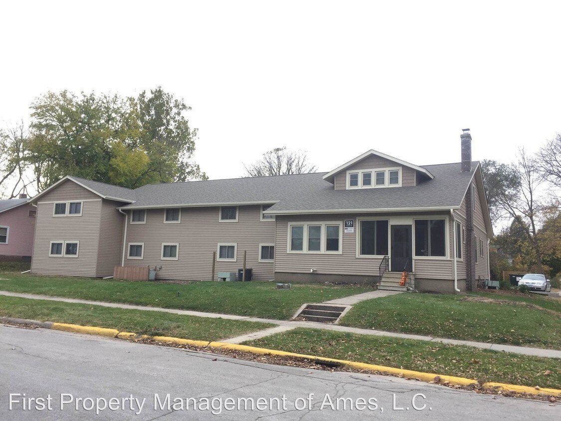 121 Howard Ave, Ames, IA 50014 Room for Rent in Ames, IA